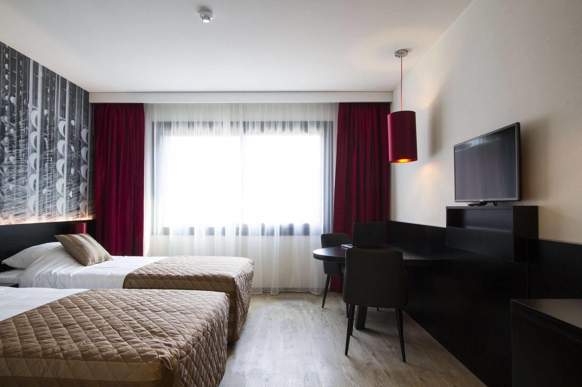 Bastion Hotel Eindhoven Waalre Exterior photo